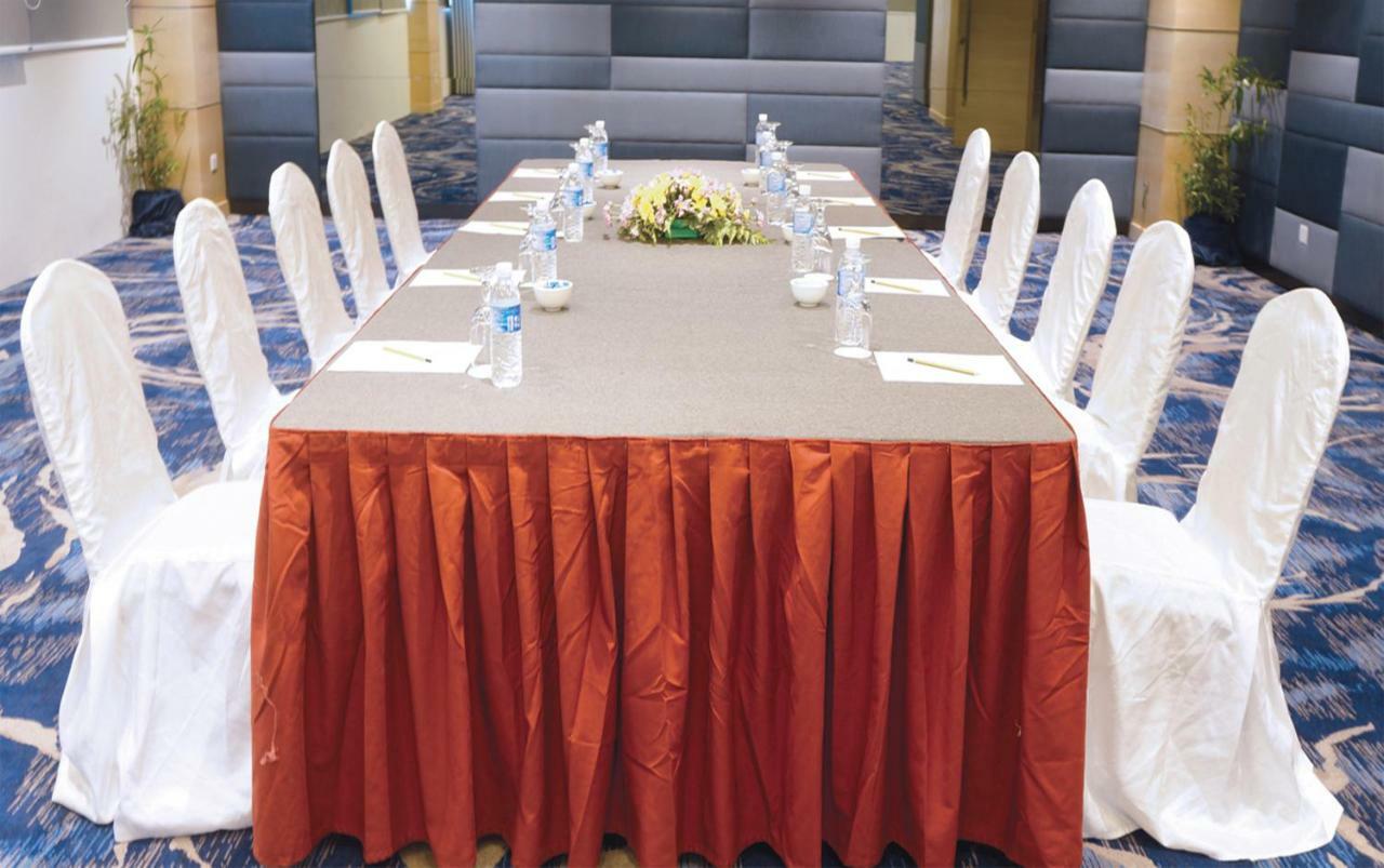 Sabah Oriental Hotel Кота Кинабалу Екстериор снимка