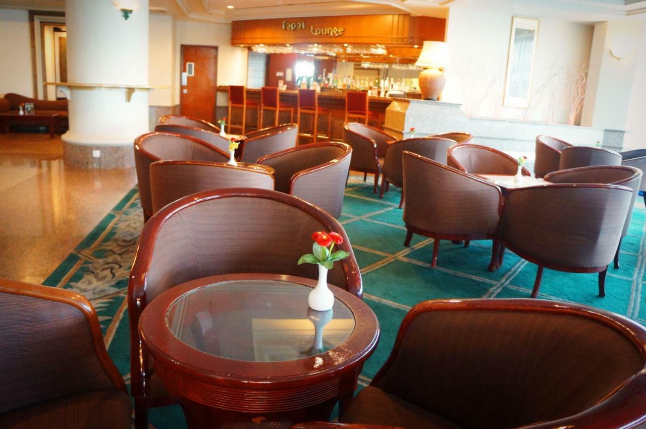 Sabah Oriental Hotel Кота Кинабалу Екстериор снимка