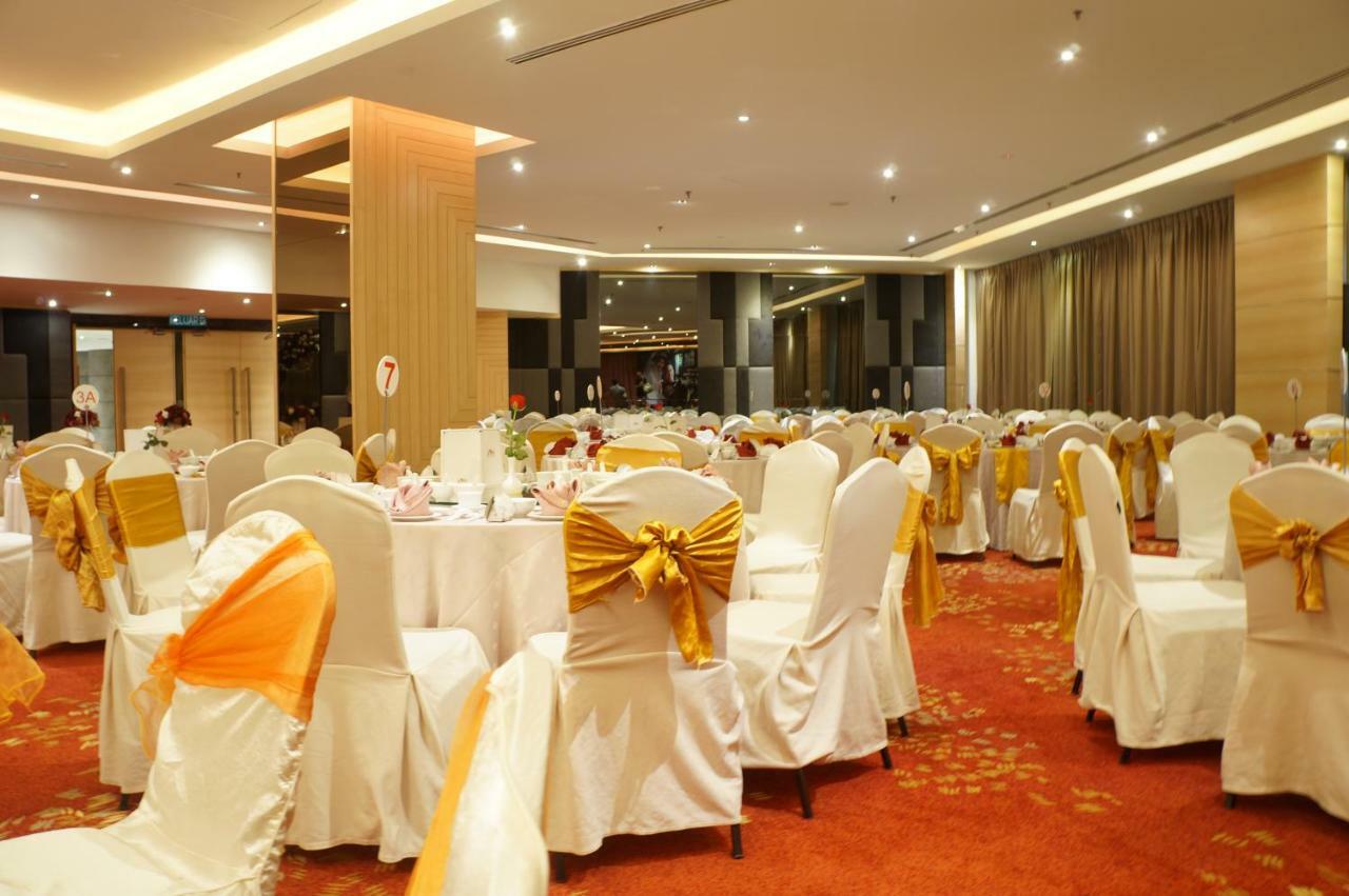 Sabah Oriental Hotel Кота Кинабалу Екстериор снимка