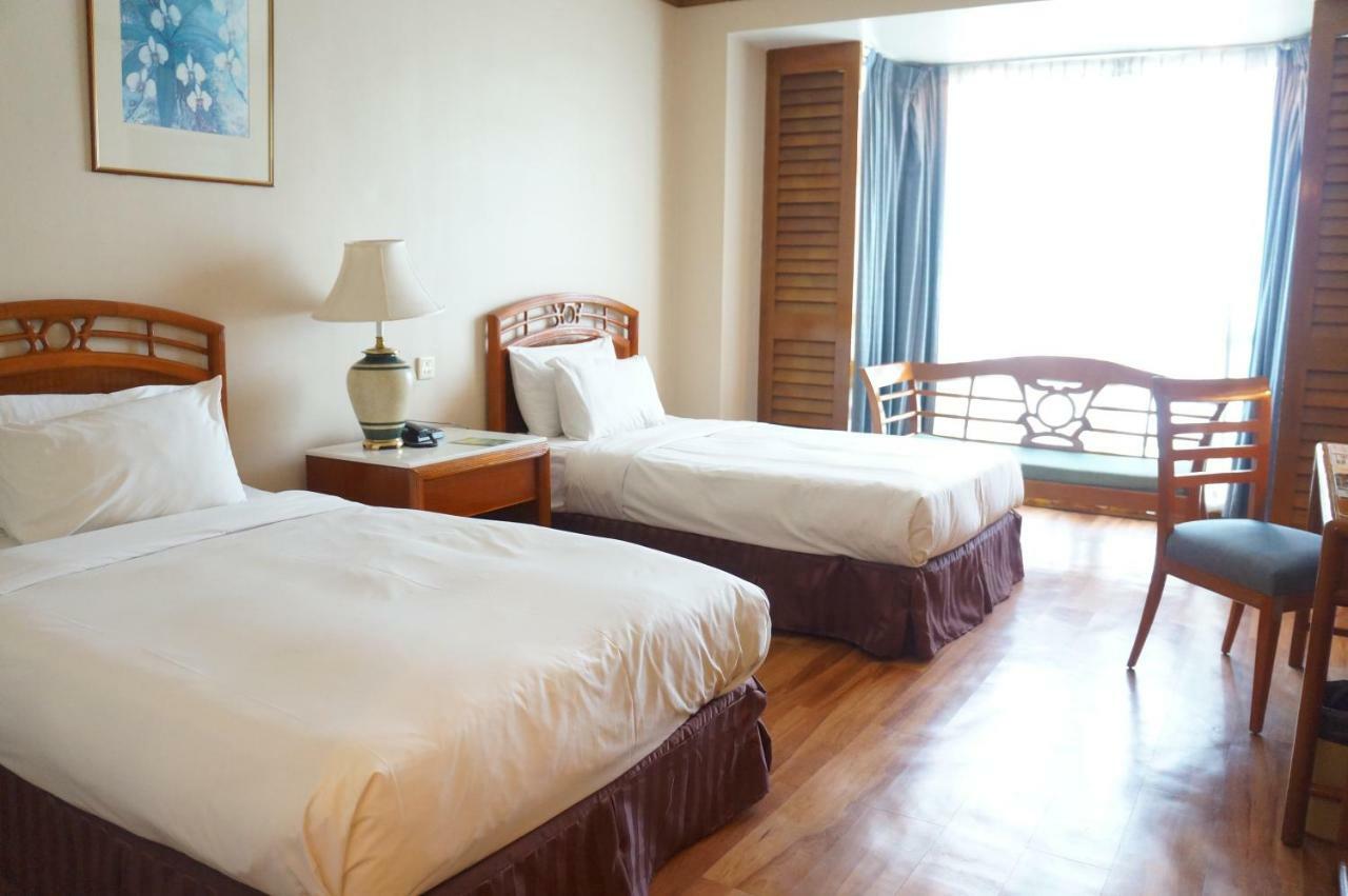 Sabah Oriental Hotel Кота Кинабалу Екстериор снимка